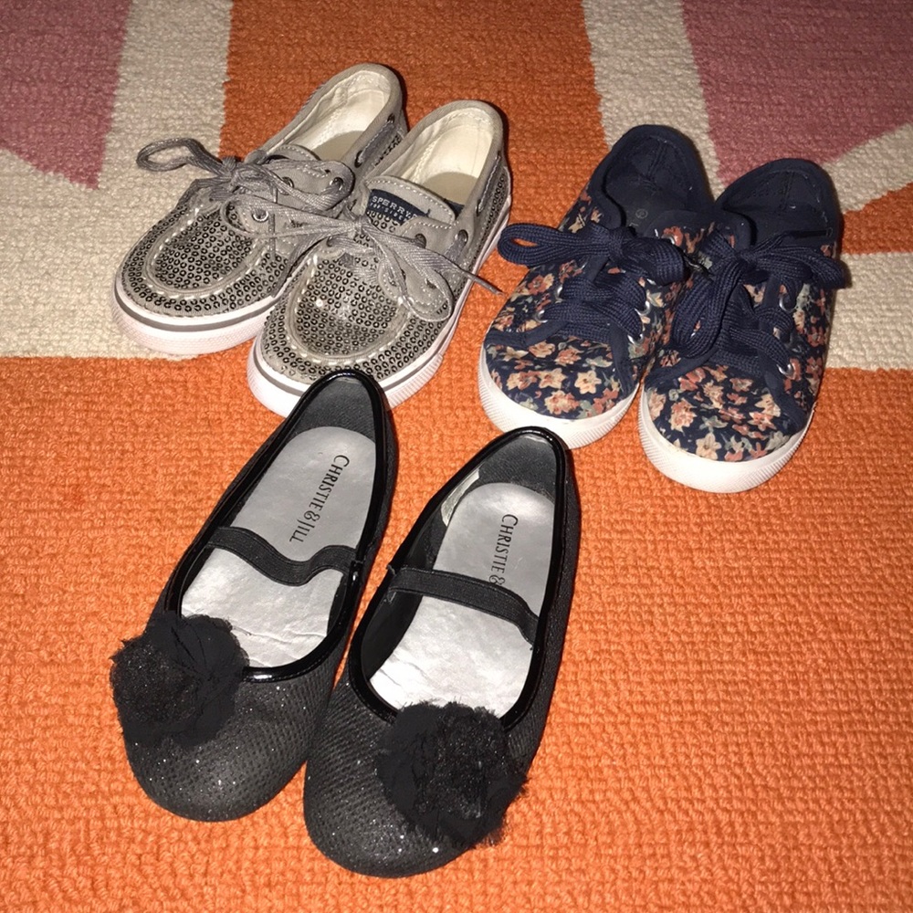 Toddler size 9 *UPDATE* silver sperry’s have sold